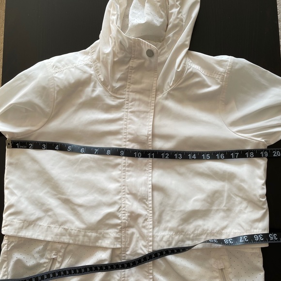 Athleta Aerate Rain Jacket - Picture 9 of 9